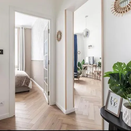 Deluxe Centre Avec Parking Privé Appartamento *